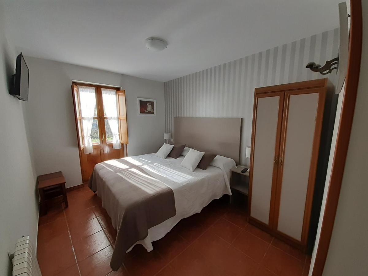 Penzion La Casona Del Jou Ortiguero Exteriér fotografie