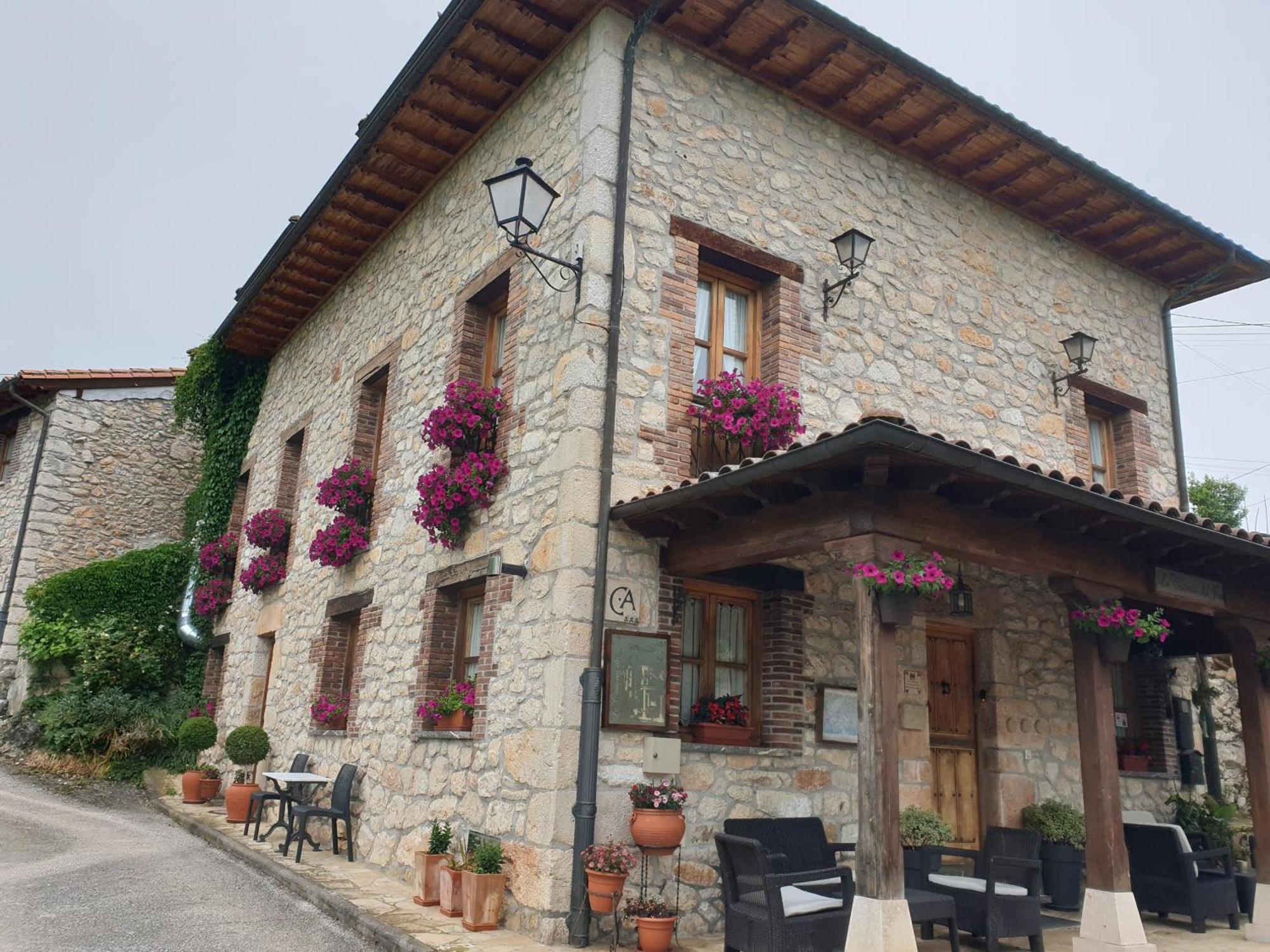 Penzion La Casona Del Jou Ortiguero Exteriér fotografie