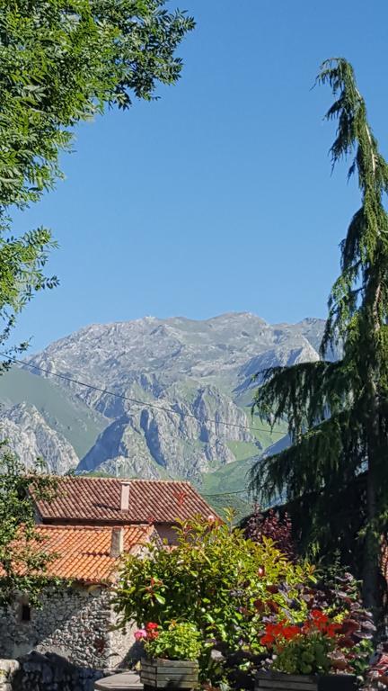 Penzion La Casona Del Jou Ortiguero Exteriér fotografie